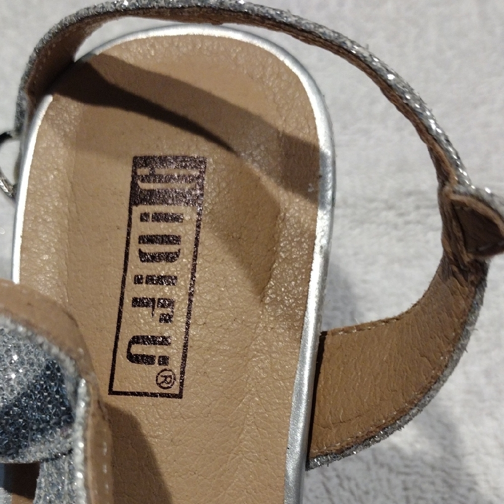 Alfani women Elegant and Chic Glittering Silver Sandals - Picture 2 of 7